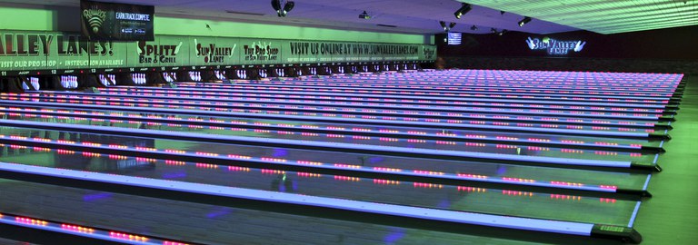 Bowling-QubicaAMF-LANE-ACCESORIES-xtreme-capping-light-banner.jpg