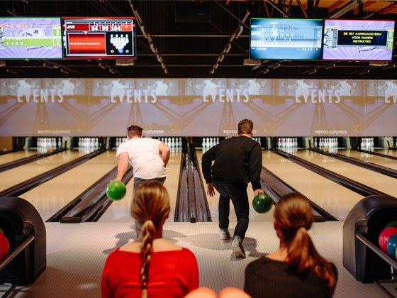 Bowling-QubicaAMF-SPL-Boutique-Lanes-bowlers.jpg