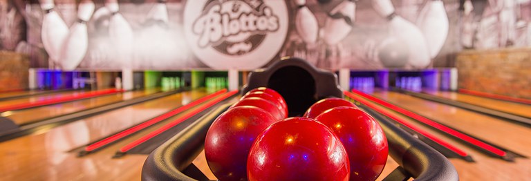 qubicaamf-bowling-center-02-hoochandblottos-banner.jpg